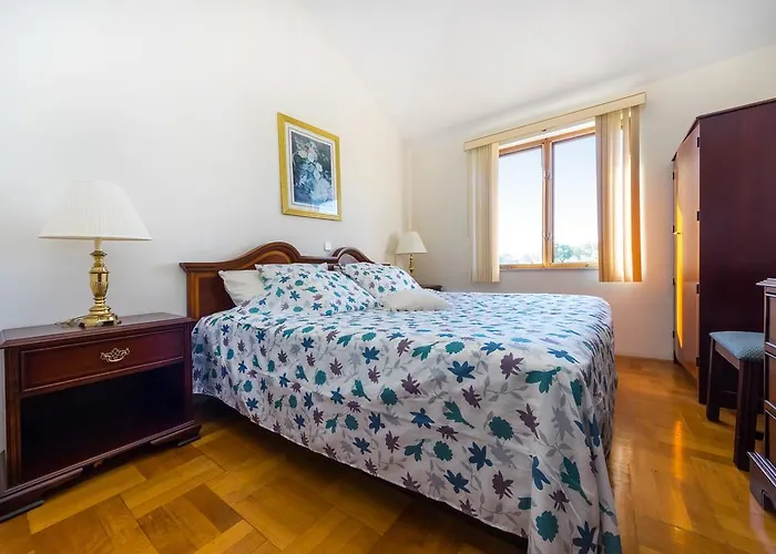 Golden Shell 1 3* Murter