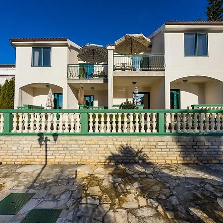 Golden Shell 1 Murter