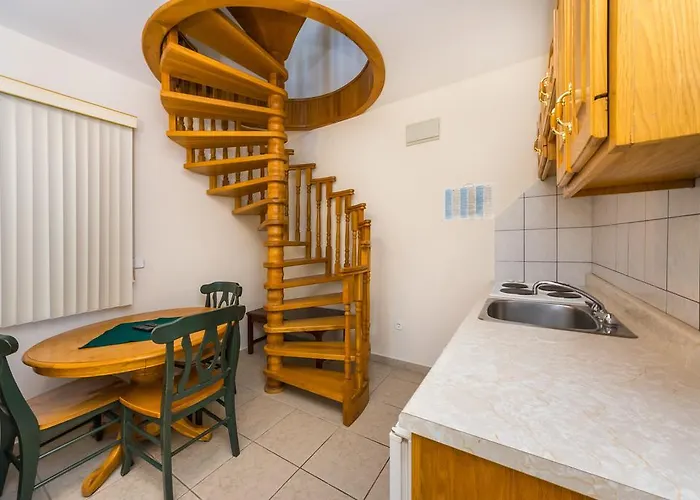 Golden Shell 1 בית הארחה 3*