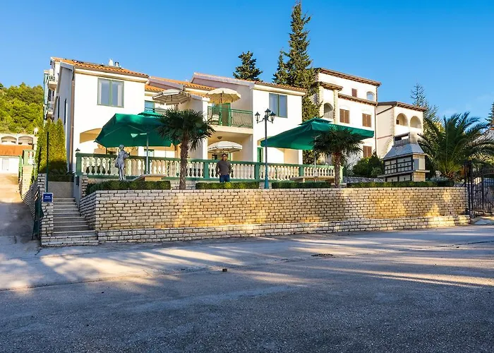 Golden Shell 1 בית הארחה